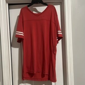 Red Heather V neck tee